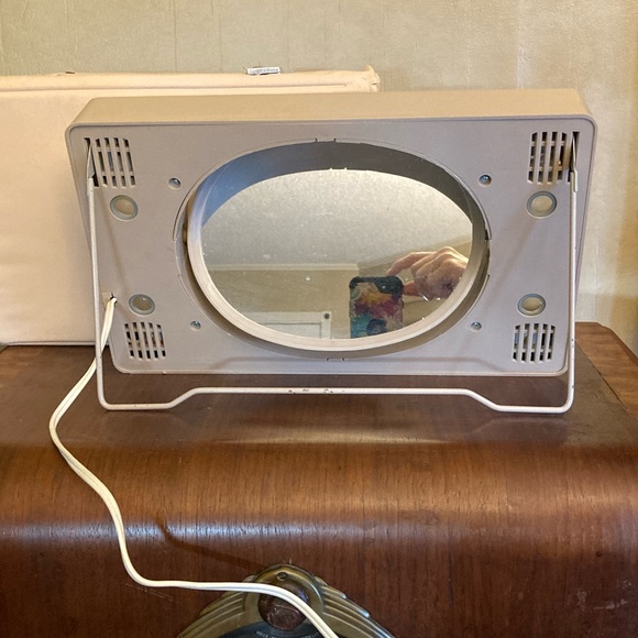 1960’s MCM Beauty Mate Swivel 2 sided mirror/ Hollywood Glam lights & carry case - Picture 3 of 5